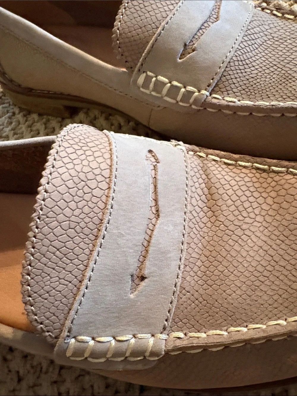 Sperry Seaport Penny Loafers Shoes Snake Print Leather EUC Sz 40 or 9